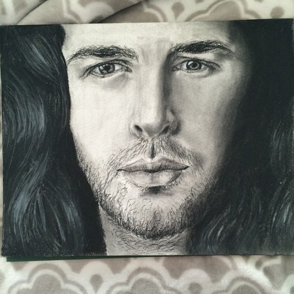 Haven't posted in awhile so here is a charcoal portrait of HOZIER I did a week ago for a collab thing with @casspatart #hozier #charcoal #artist #blackandwhite 